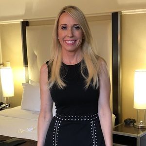 Meet your Posher, Elaine